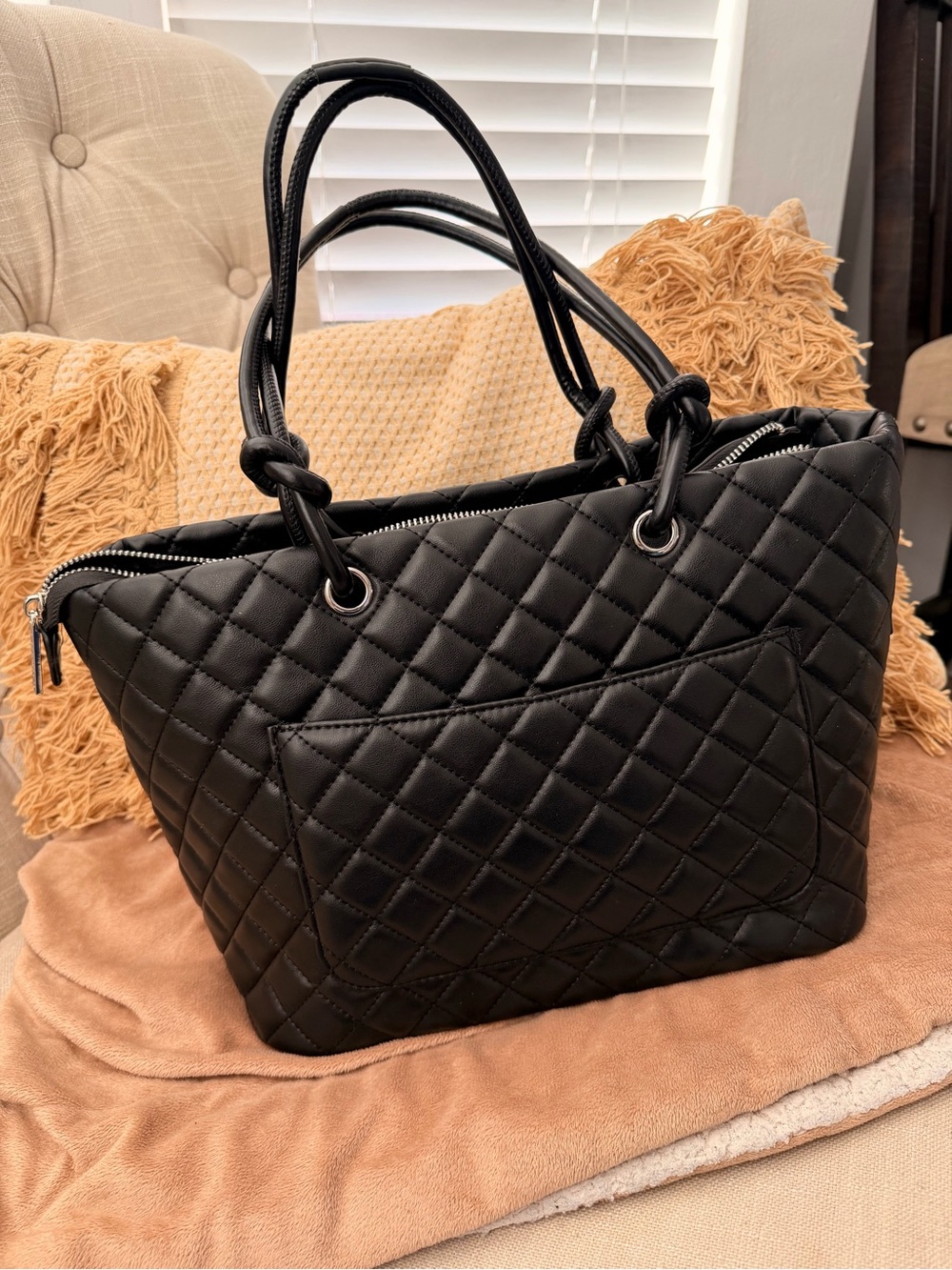 CHANEL Black Quilted Tote with Signature CC Patch Cambon tote - Picture 2 of 3